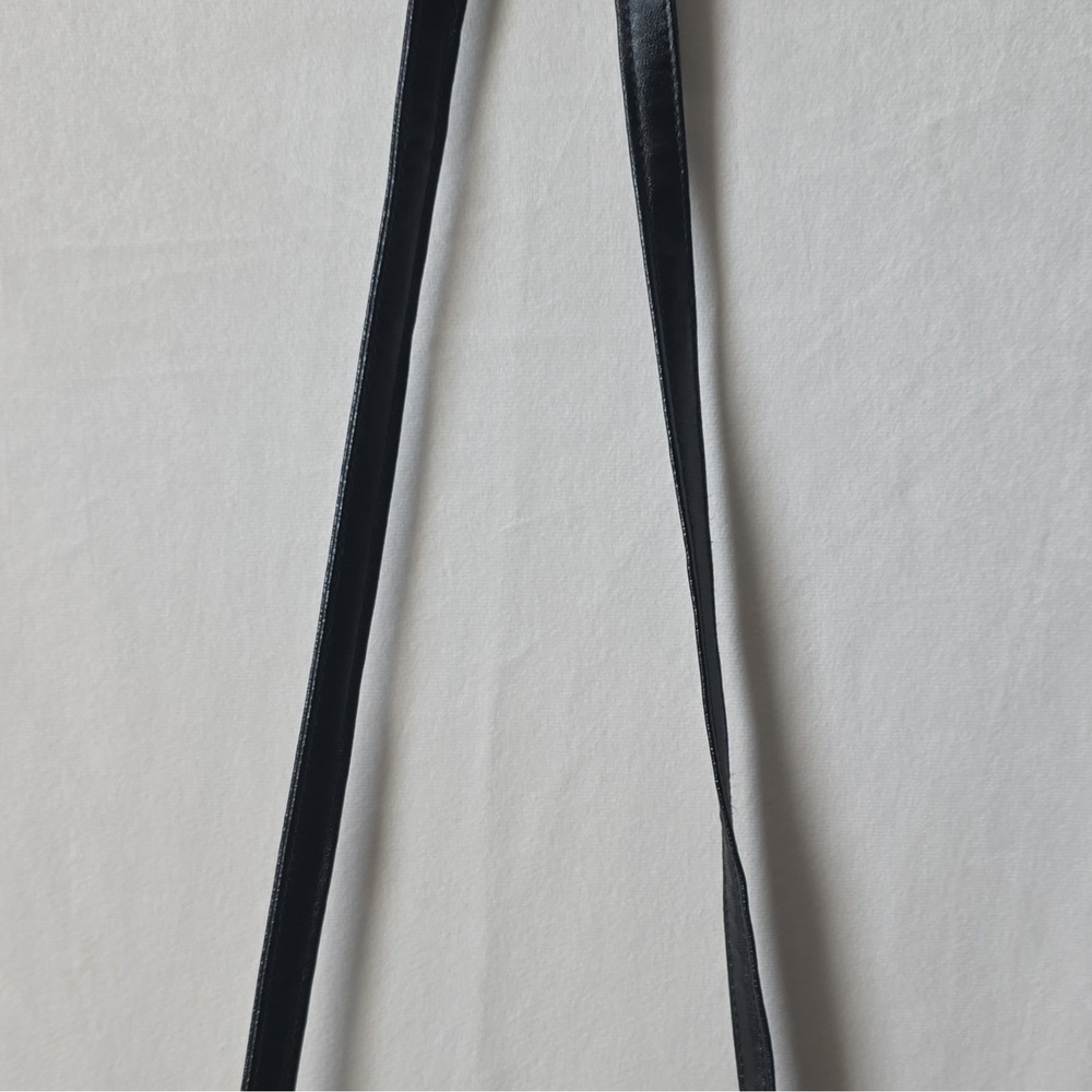 VINTAGE 1980's LeeSands Genuine EEL SKIN Black Crossbody, Adjustable Strap - Picture 6 of 16